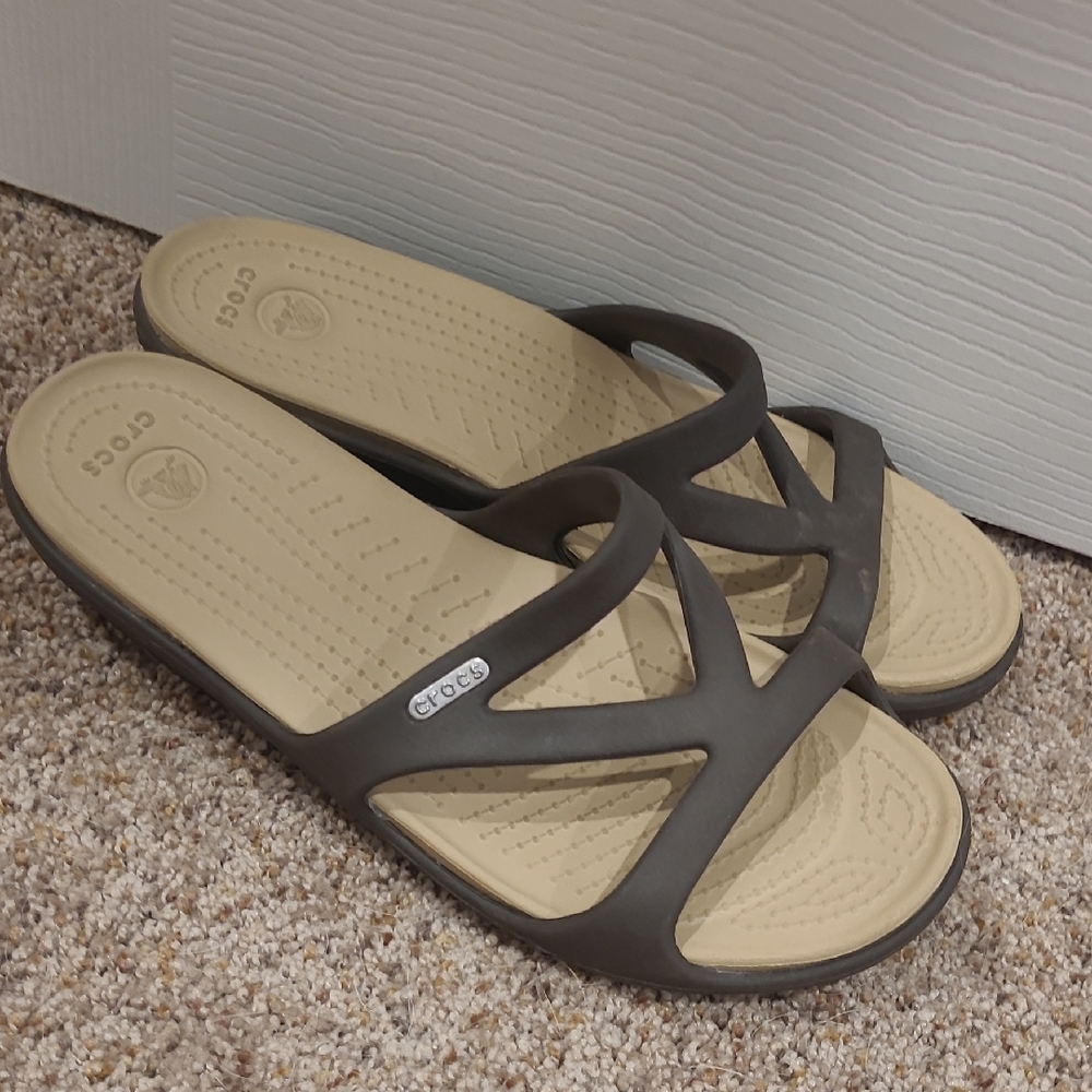 CROCS  ( Hilga Wedge) Brown Sandals Comfortable Casual Footwear